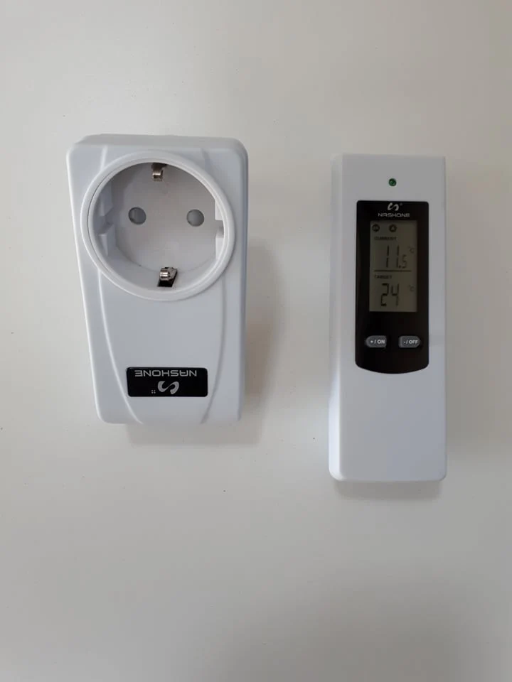 Digitales Wireless Steckdosenthermostat mit LCD-Display