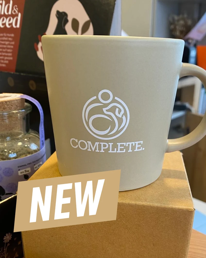 COMPLETE. Steinguttasse, 355 ml